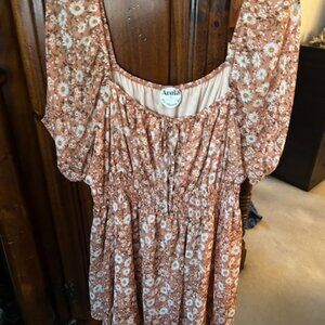 Short Sleeved Flowered Arula Dress size (1X)